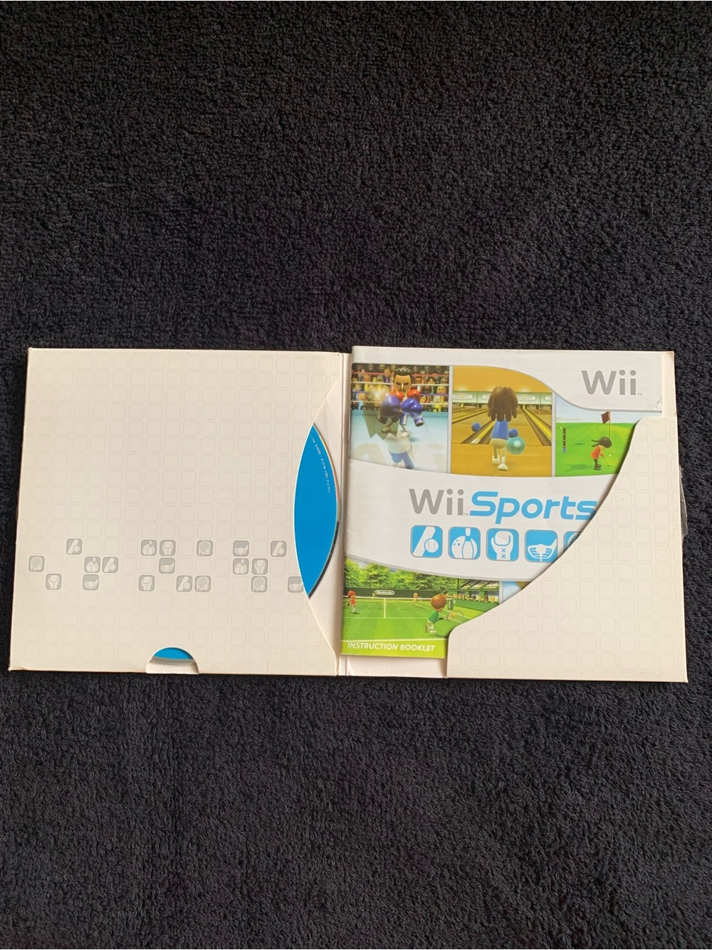 Original Nintendo Wii Sports featuring 5 Sports- Wii Game - Picture 3 of 6